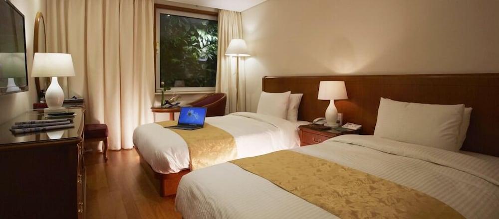Sejong Hotel Seoul Myeongdong Exterior foto